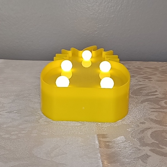 Yellow Pineapple LED Light π SMALL - Picture 11 of 14